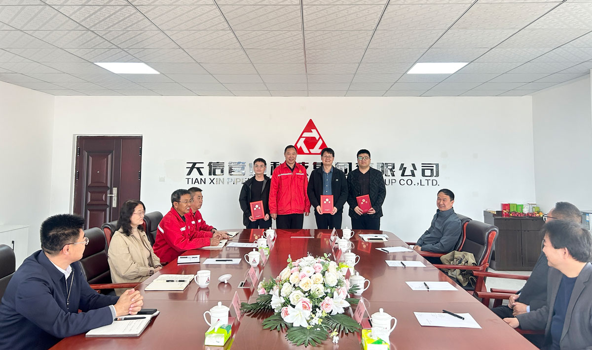 1680248588672423.jpg 頒獎(jiǎng)合影.jpg